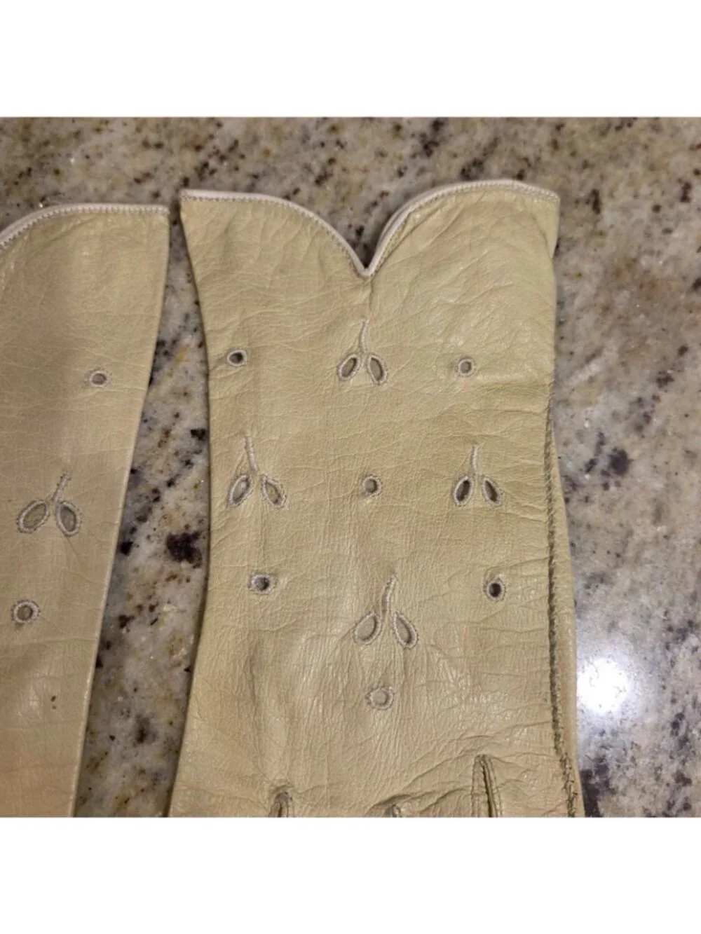 Vintage Womens Size S/M 6 3/4 Green Yellow Formal Kid Leather Gloves Eyelet...